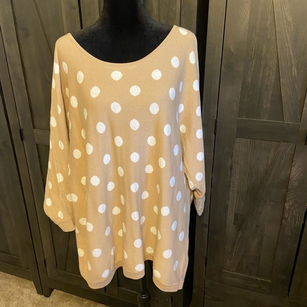 Cream & White Polka Dot Sweater Size 18/20